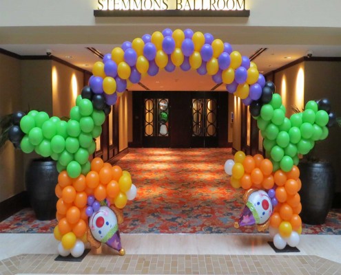 clown balloon arch